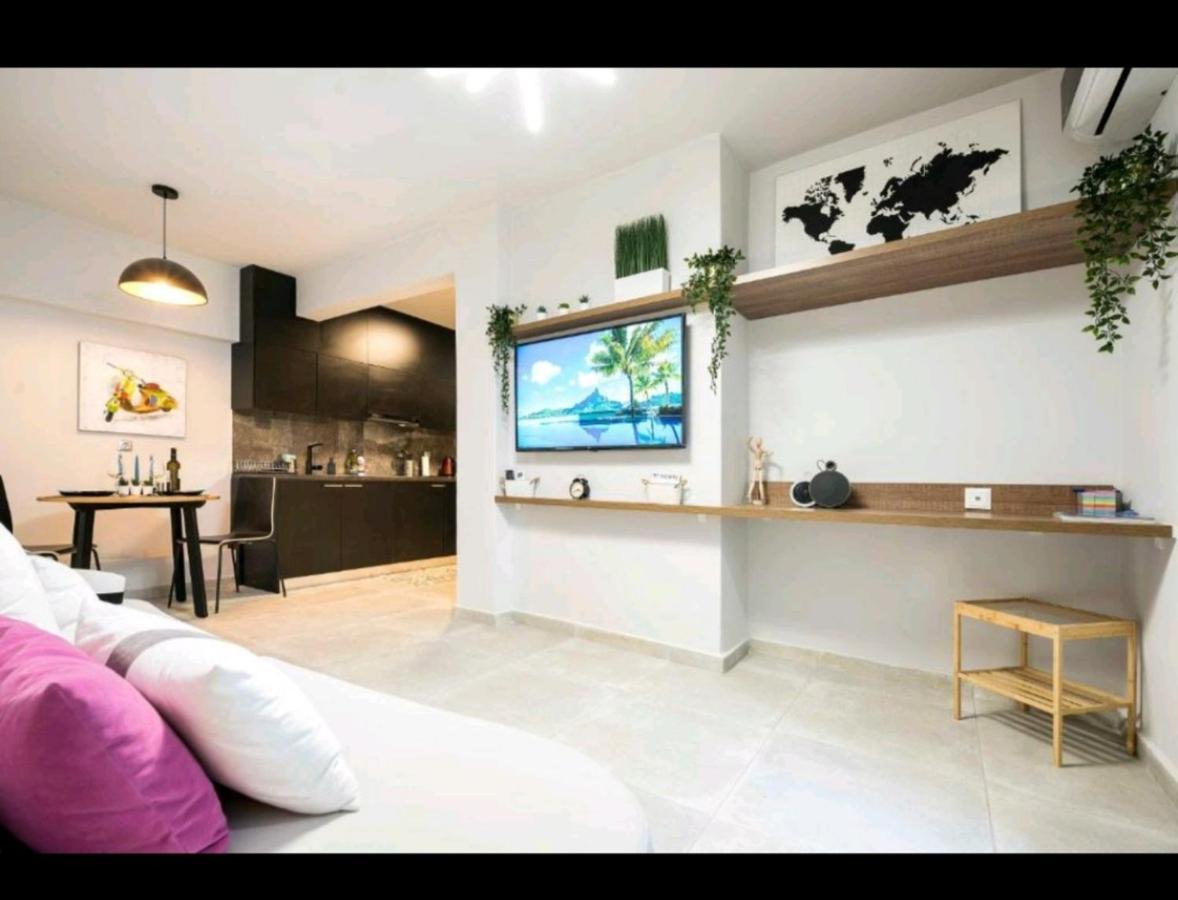 Romantic Jacuzzi Apartment Athens Ngoại thất bức ảnh