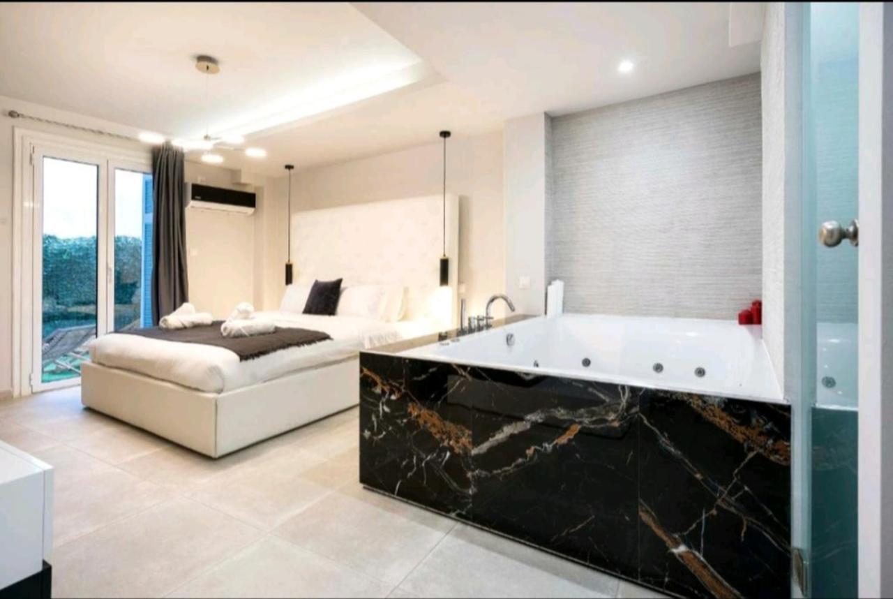 Romantic Jacuzzi Apartment Athens Ngoại thất bức ảnh