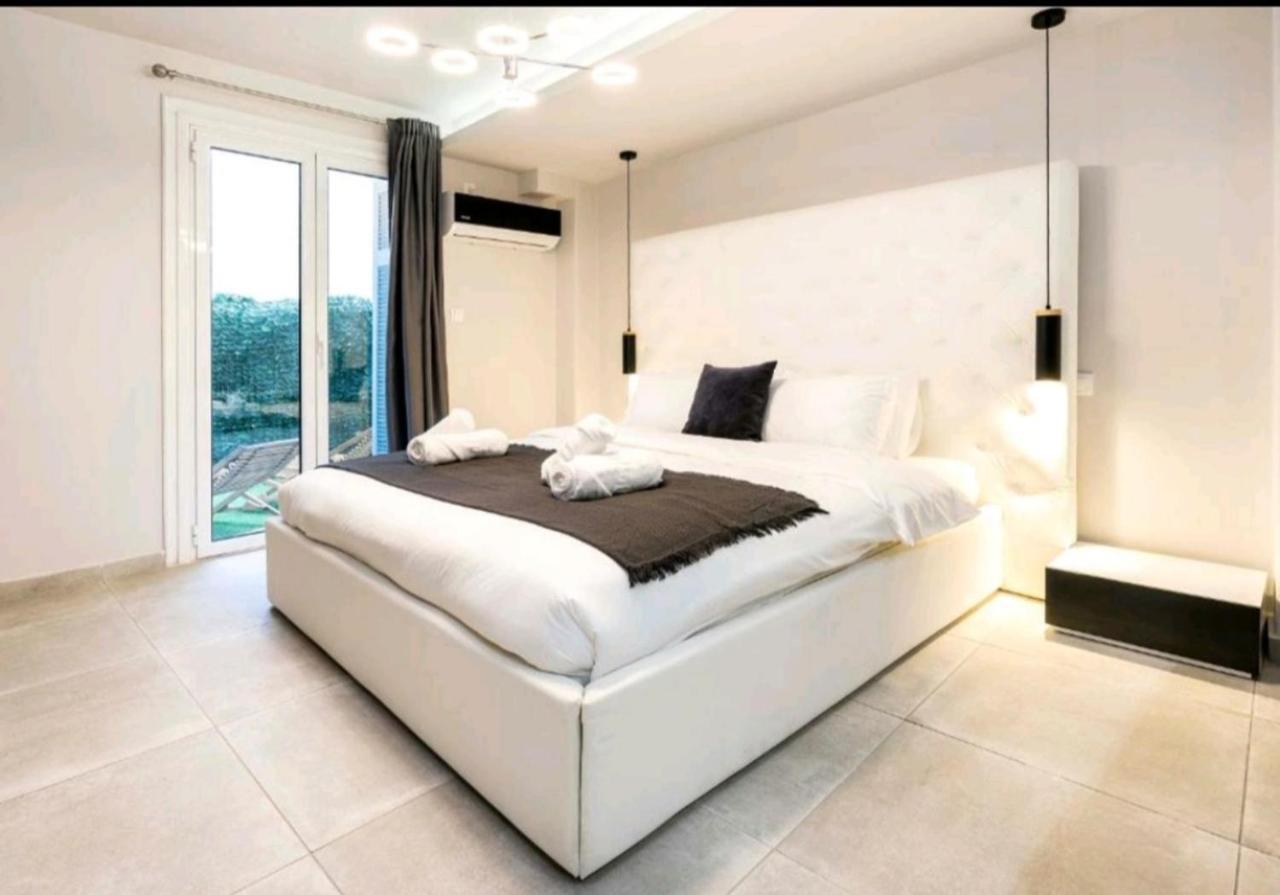 Romantic Jacuzzi Apartment Athens Ngoại thất bức ảnh